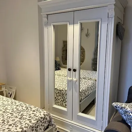 Romantic - 4 Stars *