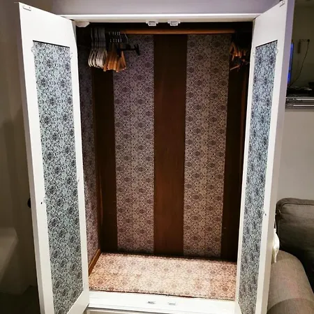 Romantic - 4 Stars *